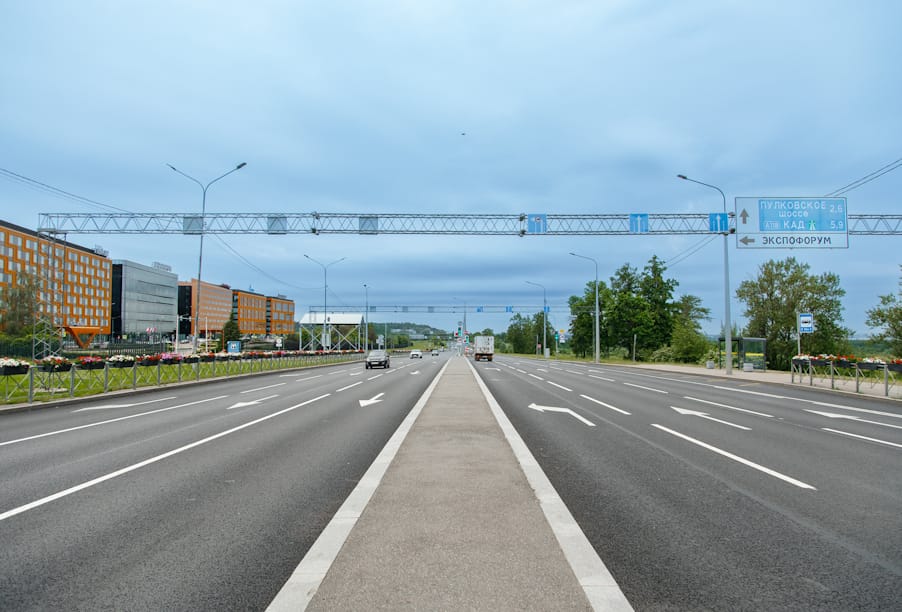 В Санкт-Петербурге обновили участок Петербургского шоссе